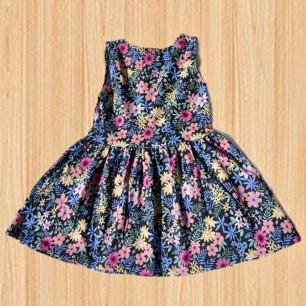 Bold Blooms: Sleeveless Floral Dress for Girls with Vibrant Colors - Picture 4 of 4